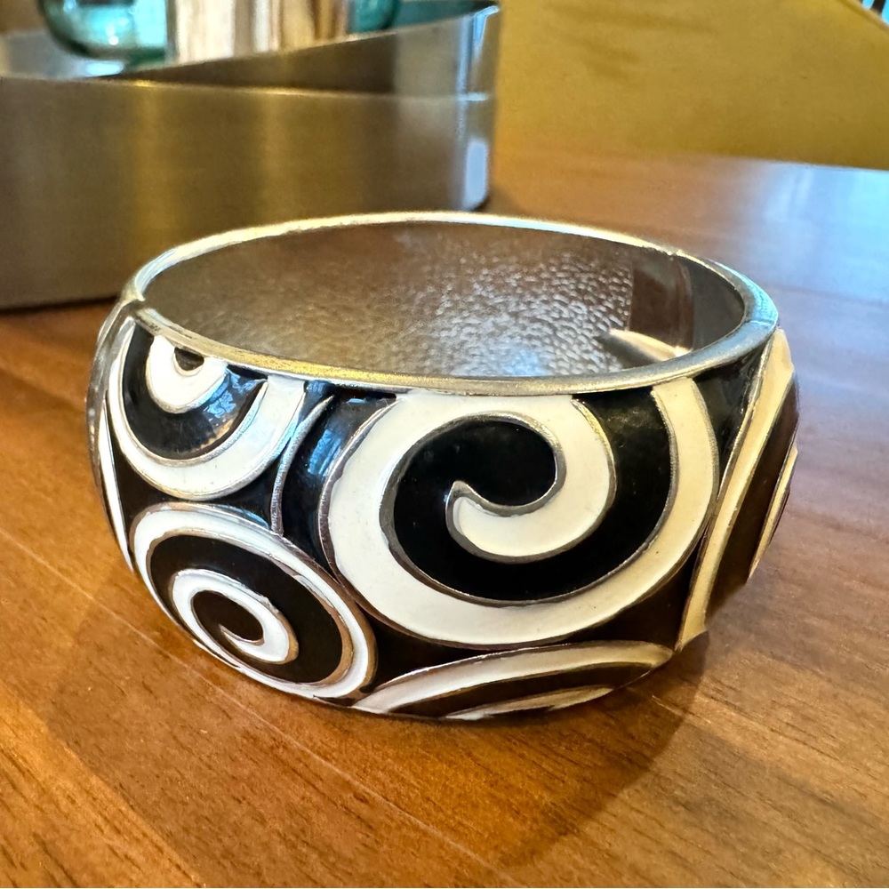 Black and White Swirl Clamper Bracelet